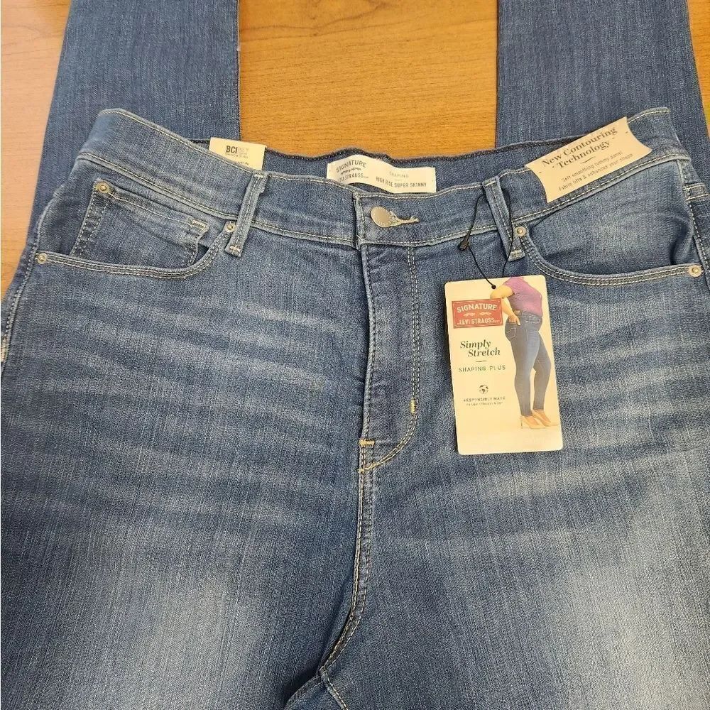 NWT Levi Strauss Signature high rise super skinny jeans size 16M